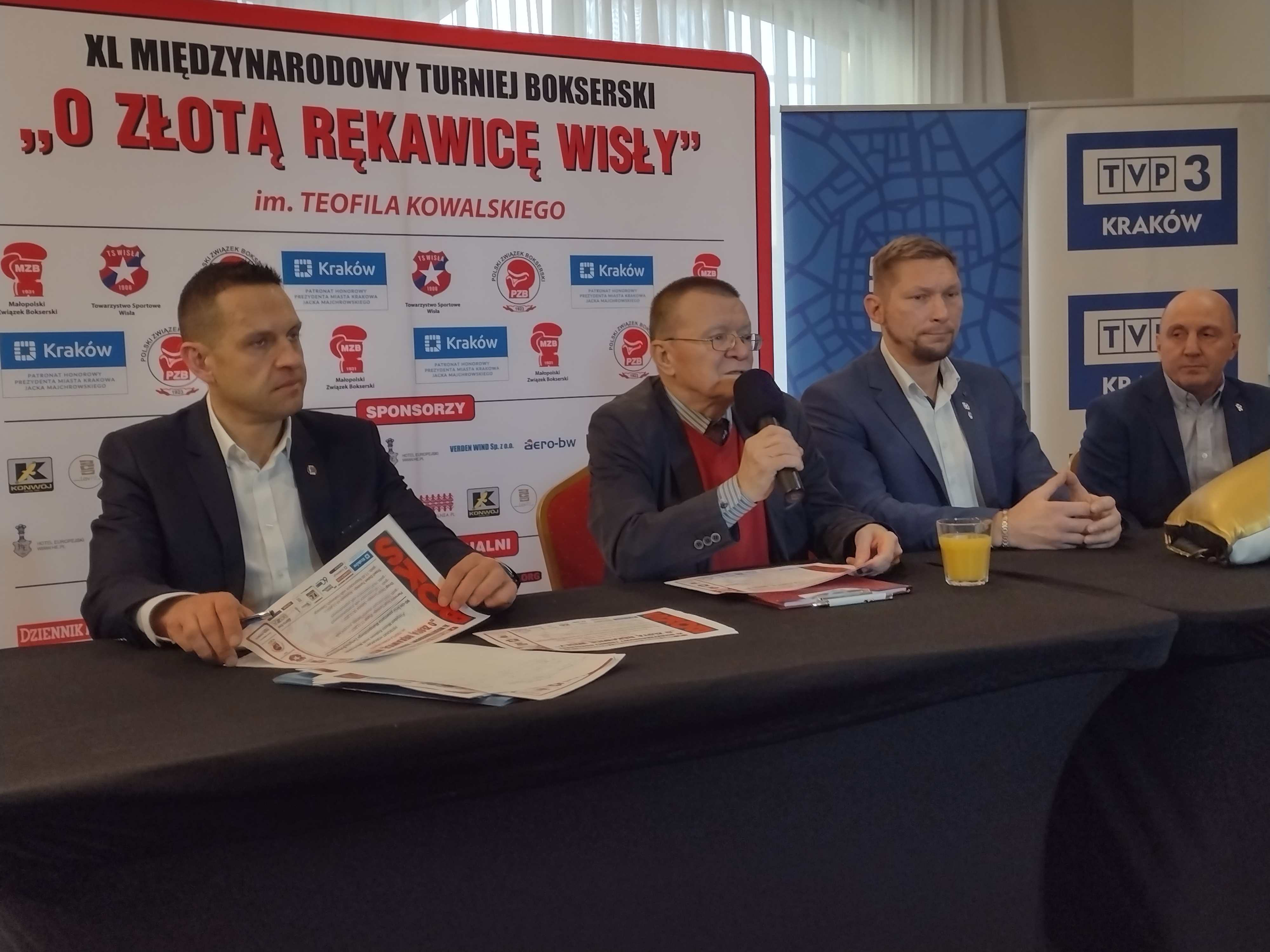 Konferencja zapowiadająca turniej "O Złotą Rękawicę Wisły". Fot. MK