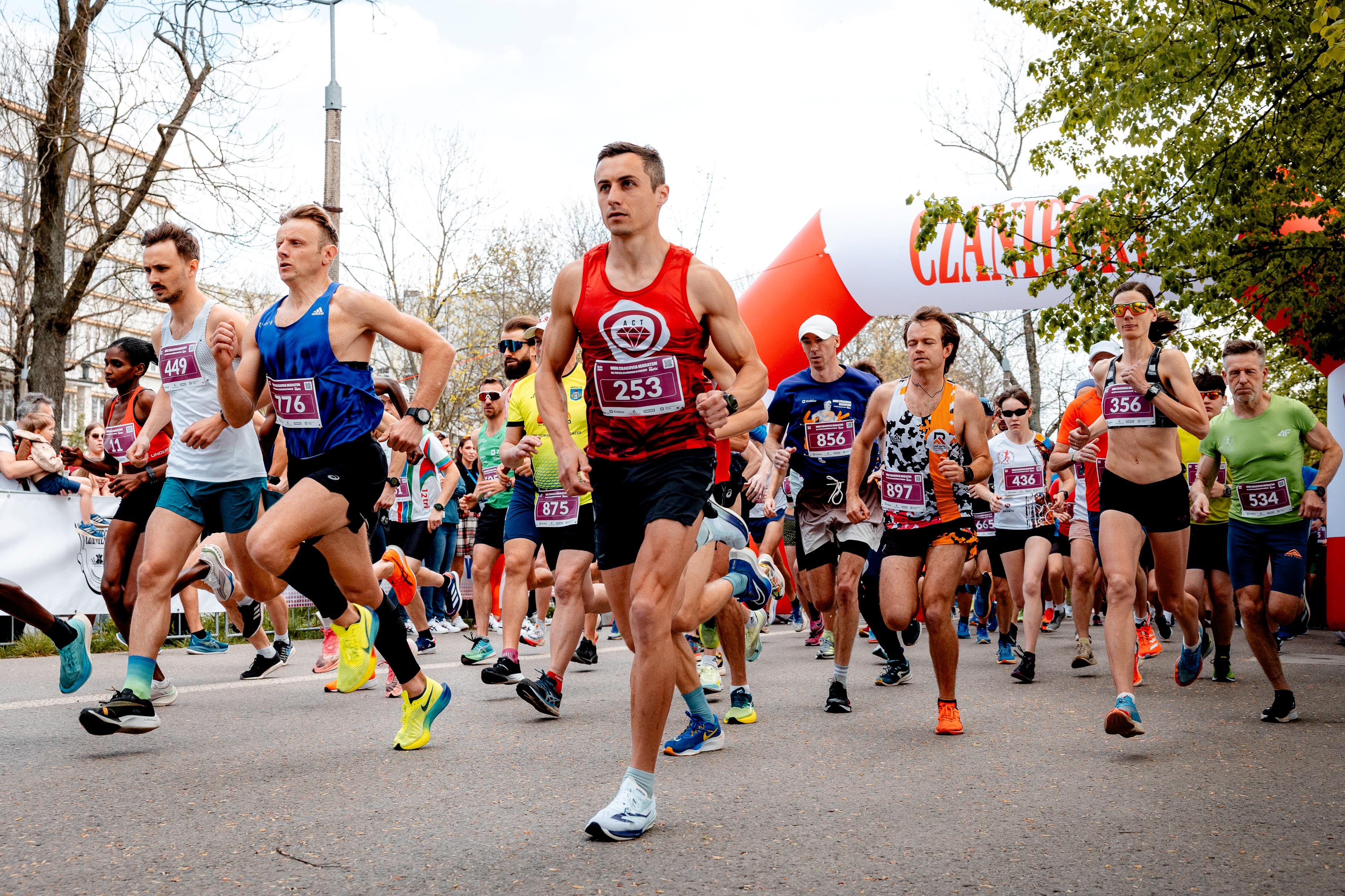 17. Mini Cracovia Maraton im. Piotra Gładkiego o Puchar RMF MAXX. Fot. Tomek Śmietana / Archiwum Zarządu Infrastruktury Sportowej w Krakowie